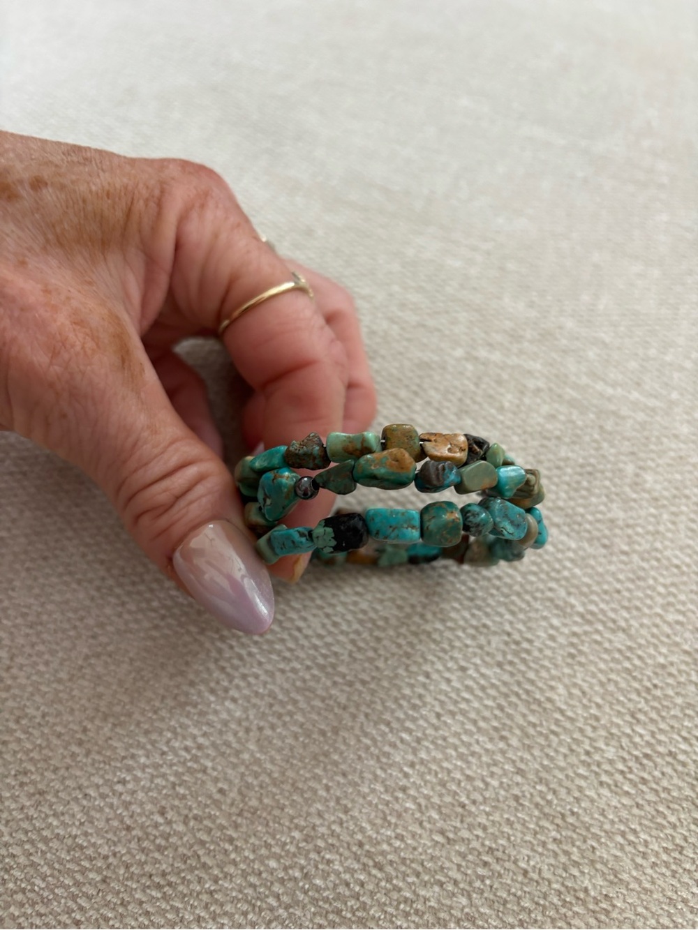 Turquoise Chip Stretch Bracelet for Women - Vibrant Blue-Green Beaded Stack - Picture 4 of 4